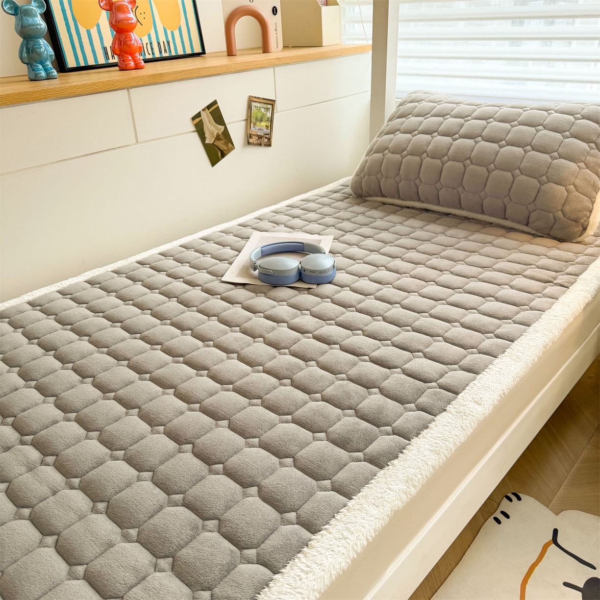 91家纺网 家纺一手货源 找家纺 雯豆家纺 雯豆2025冬季新品牛奶绒床垫床护垫学生上下铺床褥子纯色绒垫子牛奶绒床褥-深空灰