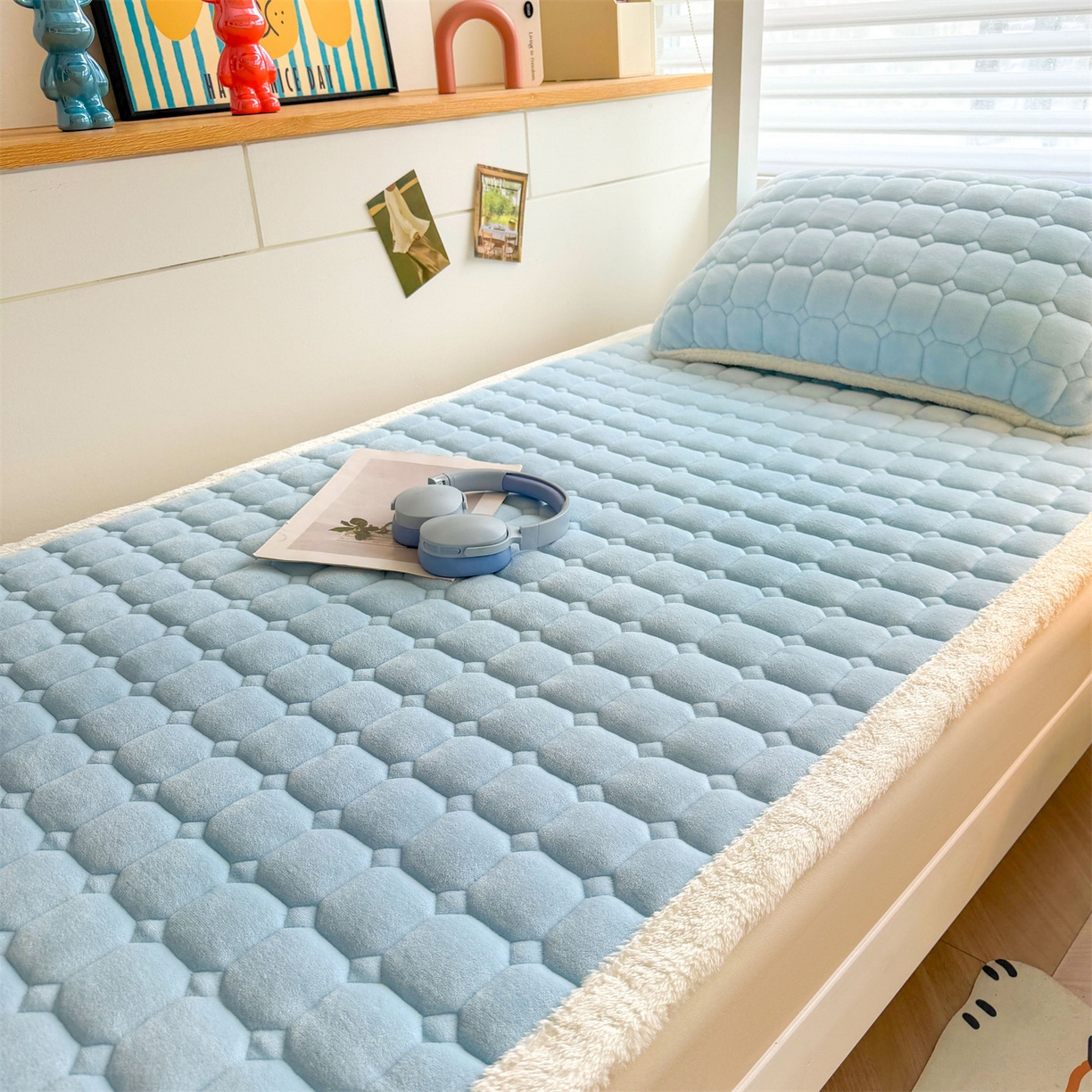 91家纺网 家纺一手货源 找家纺 雯豆家纺 雯豆2025冬季新品牛奶绒床垫床护垫学生上下铺床褥子纯色绒垫子牛奶绒床褥-天蓝