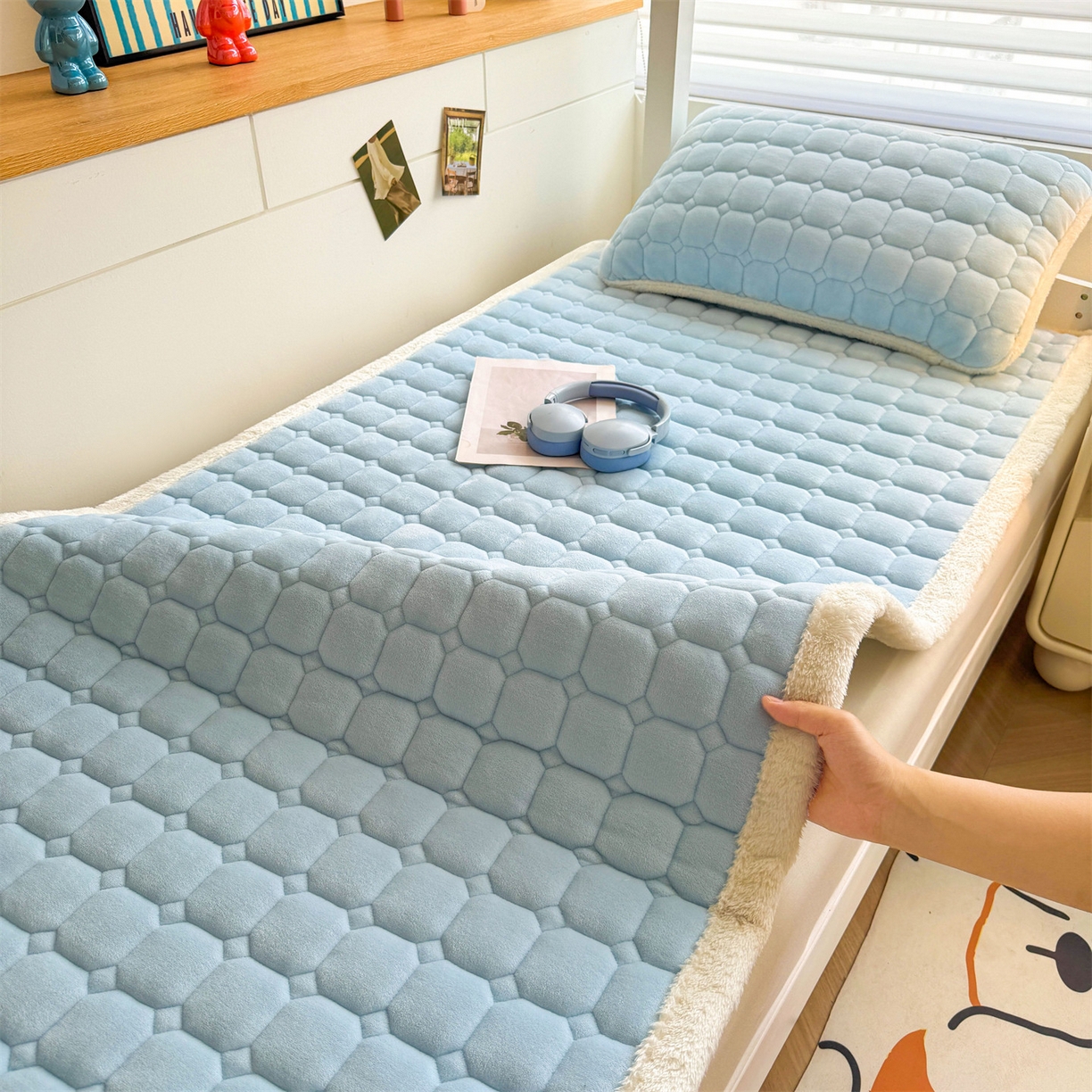 91家纺网 家纺一手货源 找家纺 雯豆家纺 雯豆2025冬季新品牛奶绒床垫床护垫学生上下铺床褥子纯色绒垫子牛奶绒床褥-天蓝