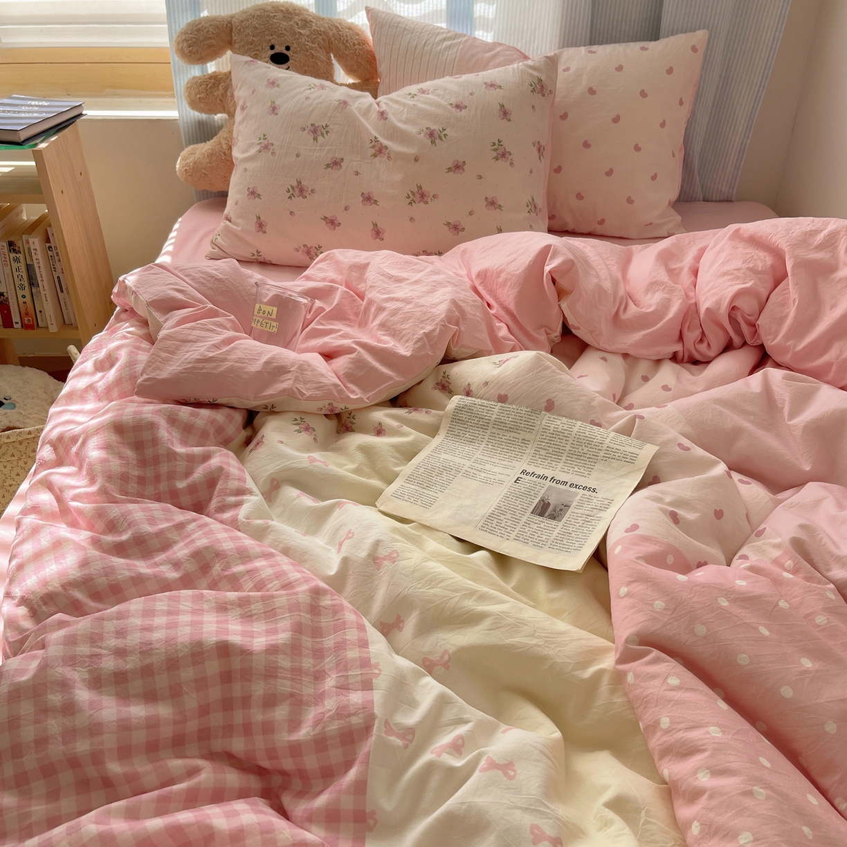 91家纺网 家纺一手货源 找家纺 轻奢坊 2025新款原创少女心拼布风数码印花水洗棉四件套 粉桃夭夭