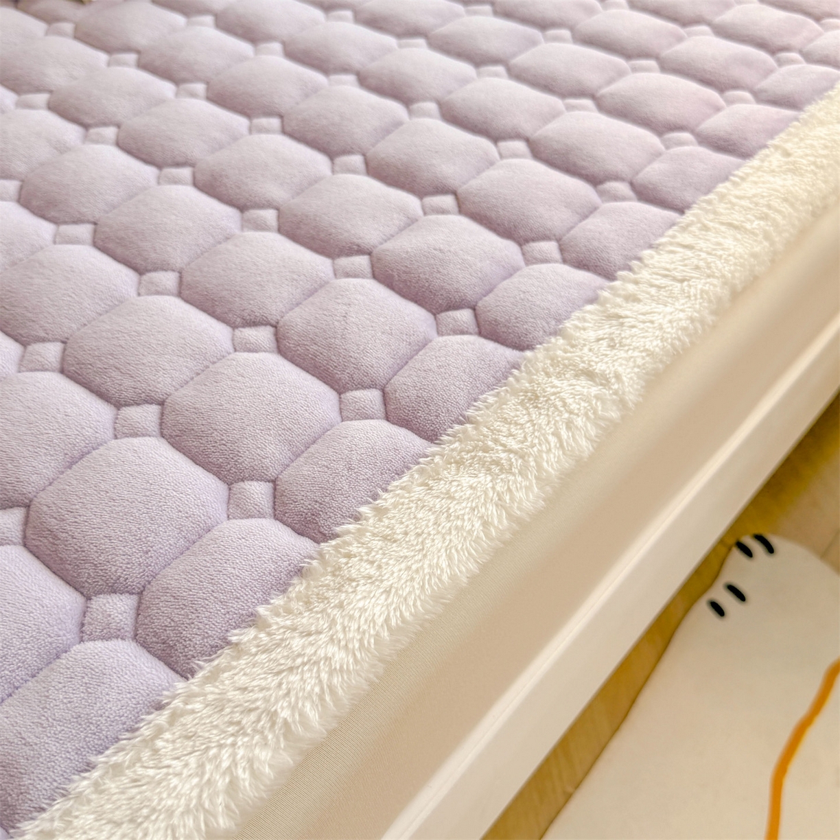 91家纺网 家纺一手货源 找家纺 雯豆家纺 雯豆2025冬季新品牛奶绒床垫床护垫学生上下铺床褥子纯色绒垫子牛奶绒床褥-雪青