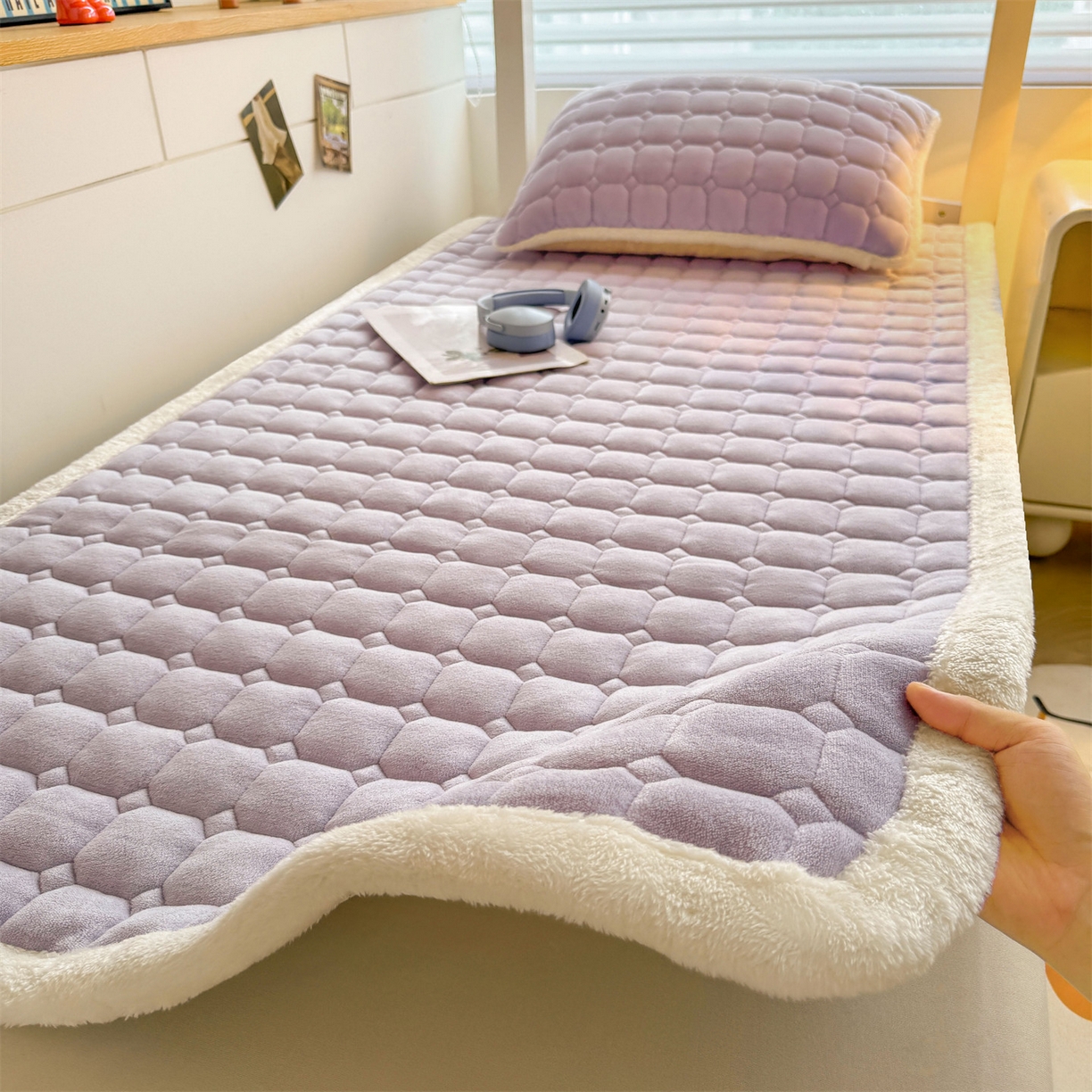 91家纺网 家纺一手货源 找家纺 雯豆家纺 雯豆2025冬季新品牛奶绒床垫床护垫学生上下铺床褥子纯色绒垫子牛奶绒床褥-雪青