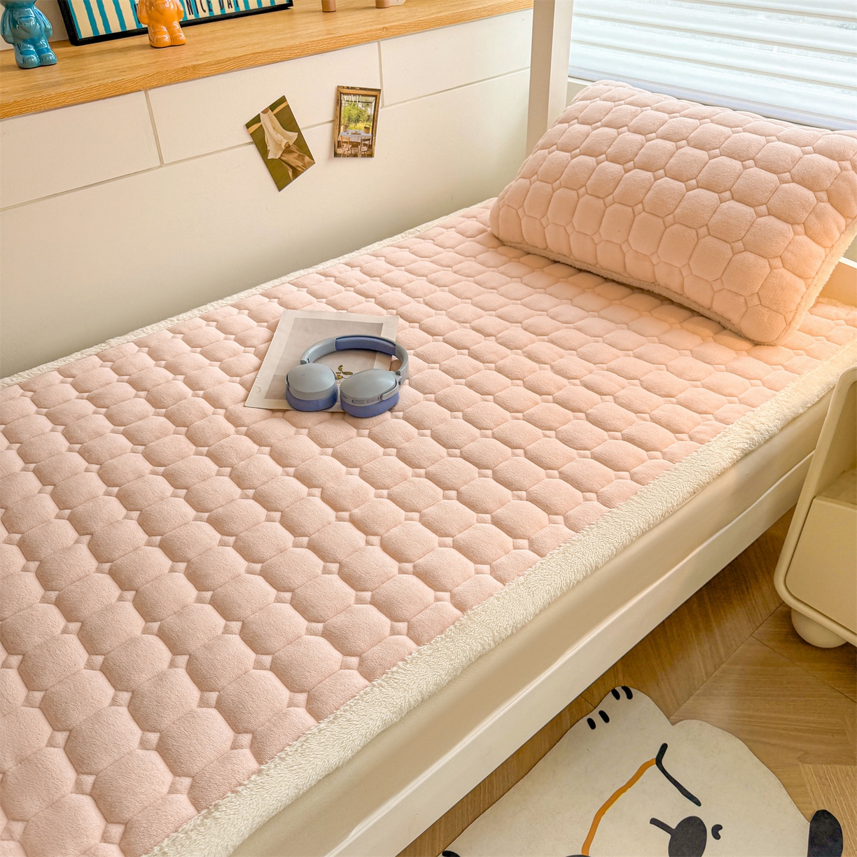 91家纺网 家纺一手货源 找家纺 雯豆家纺 雯豆2025冬季新品牛奶绒床垫床护垫学生上下铺床褥子纯色绒垫子牛奶绒床褥-玉颜粉