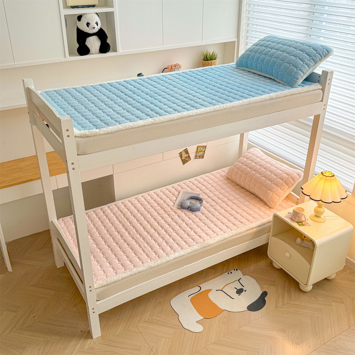 91家纺网 家纺一手货源 找家纺 雯豆家纺 雯豆2025冬季新品牛奶绒床垫床护垫学生上下铺床褥子纯色绒垫子牛奶绒床褥-玉颜粉