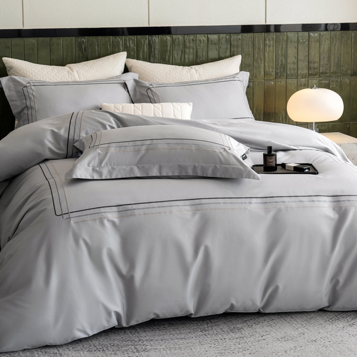 91家纺网 家纺一手货源 找家纺 卡姿家纺 2025秋冬60支长绒棉意式轻奢刺绣四件套-菲克 菲克灰