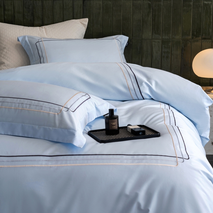 91家纺网 家纺一手货源 找家纺 卡姿家纺 2025秋冬60支长绒棉意式轻奢刺绣四件套-菲克 菲克蓝