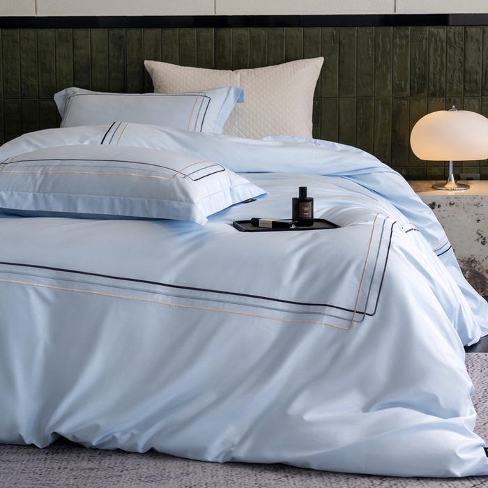 91家纺网 家纺一手货源 找家纺 卡姿家纺 2025秋冬60支长绒棉意式轻奢刺绣四件套-菲克 菲克蓝