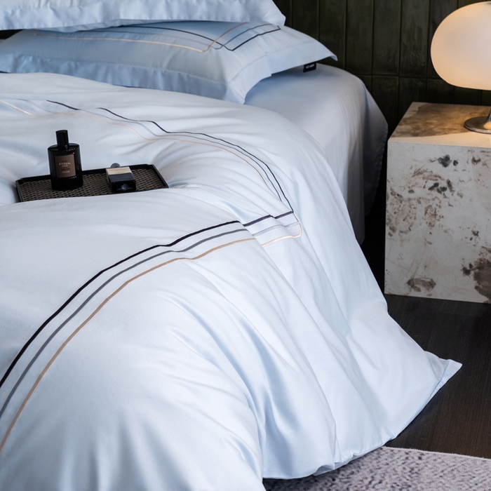 91家纺网 家纺一手货源 找家纺 卡姿家纺 2025秋冬60支长绒棉意式轻奢刺绣四件套-菲克 菲克蓝