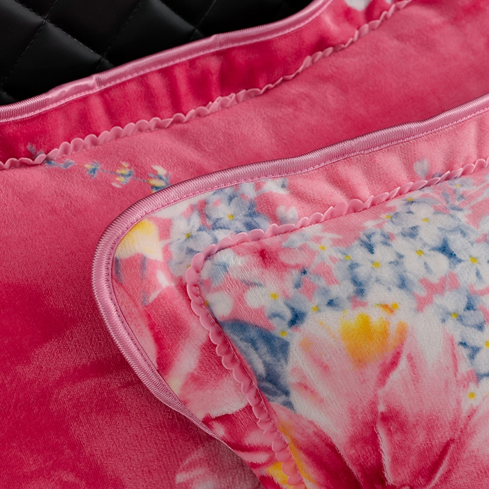 91家纺网 家纺一手货源 找家纺 千嘻汇 2025新款7斤牛奶绒金貂法莱绒床裙款保暖绒四件套 粉黛佳人