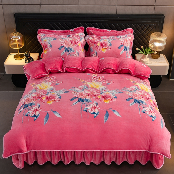 91家纺网 家纺一手货源 找家纺 千嘻汇 2025新款7斤牛奶绒金貂法莱绒床裙款保暖绒四件套 粉黛佳人