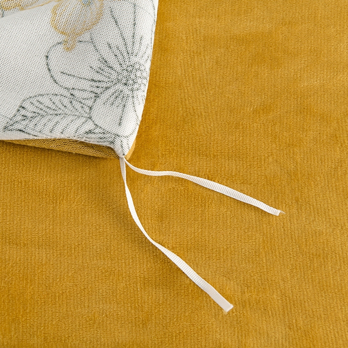 91家纺网 家纺一手货源 找家纺 千嘻汇 2025新款7斤牛奶绒金貂法莱绒床裙款保暖绒四件套 翩翩起舞