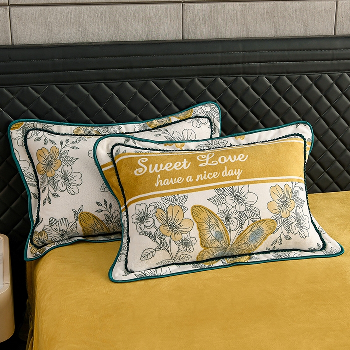 91家纺网 家纺一手货源 找家纺 千嘻汇 2025新款7斤牛奶绒金貂法莱绒床裙款保暖绒四件套 翩翩起舞