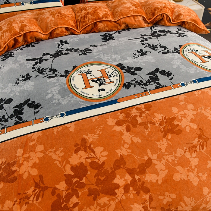 91家纺网 家纺一手货源 找家纺 千嘻汇 2025新款7斤牛奶绒金貂法莱绒床裙款保暖绒四件套 叶韵花染