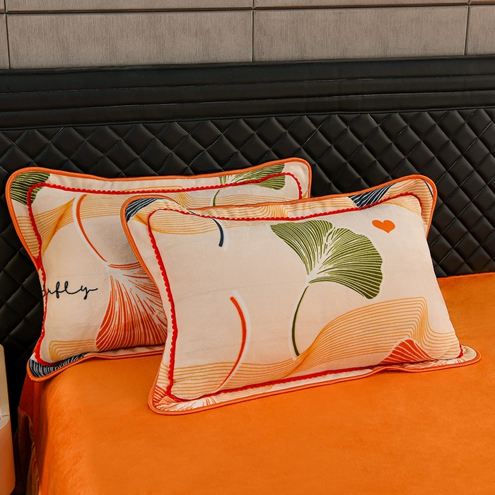 91家纺网 家纺一手货源 找家纺 千嘻汇 2025新款7斤牛奶绒金貂法莱绒床裙款保暖绒四件套 银杏花开