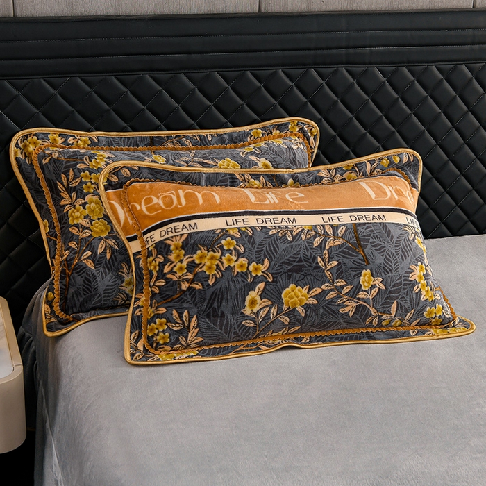 91家纺网 家纺一手货源 找家纺 千嘻汇 2025新款7斤牛奶绒金貂法莱绒床裙款保暖绒四件套 枝蔓