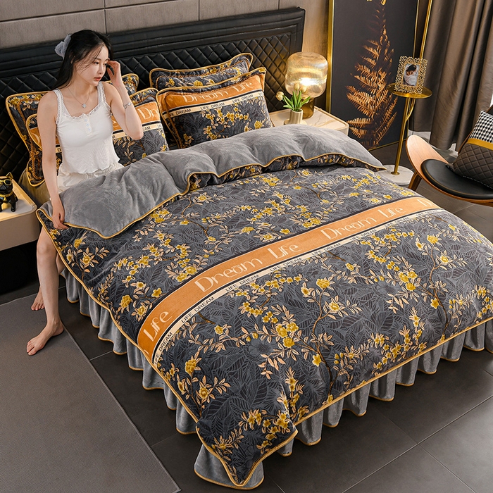 91家纺网 家纺一手货源 找家纺 千嘻汇 2025新款7斤牛奶绒金貂法莱绒床裙款保暖绒四件套 枝蔓