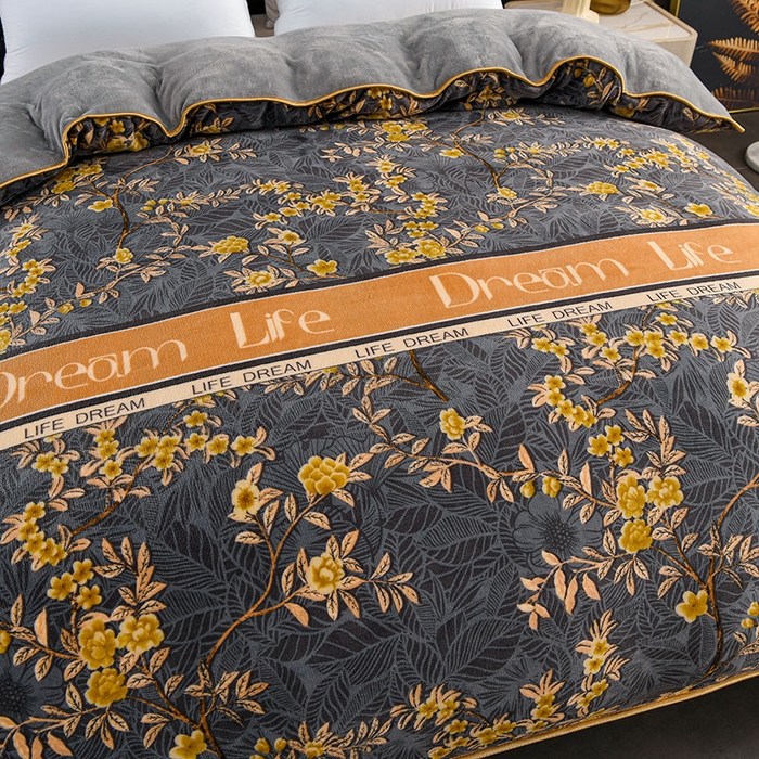 91家纺网 家纺一手货源 找家纺 千嘻汇 2025新款7斤牛奶绒金貂法莱绒床裙款保暖绒四件套 枝蔓