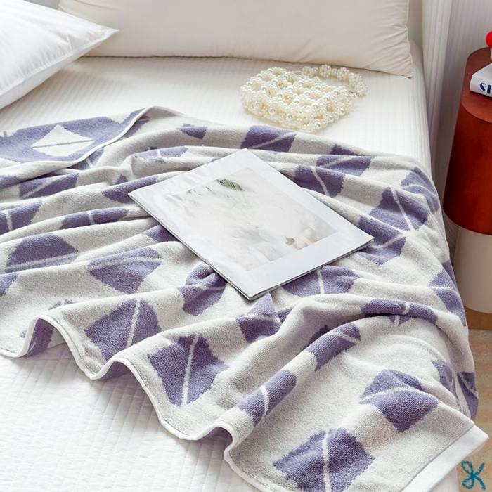 91家纺网 家纺一手货源 找家纺 悦然毛巾被 2025新款全棉毛圈浴巾盖毯 几何紫70*140