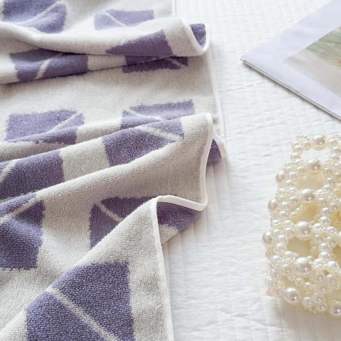 91家纺网 家纺一手货源 找家纺 悦然毛巾被 2025新款全棉毛圈浴巾盖毯 几何紫70*140