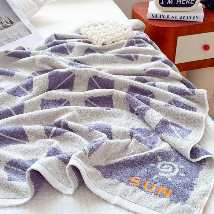 91家纺网 家纺一手货源 找家纺 悦然毛巾被 2025新款全棉毛圈浴巾盖毯 几何紫70*140