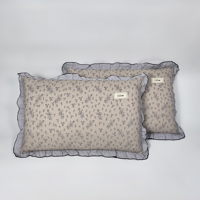 91家纺网 家纺一手货源 找家纺 （总）呦呦南宋 2025新款26度c绗缝款多层结构枕头套超声波夹棉48*74cm一对装单品绣线花边拉链款枕套