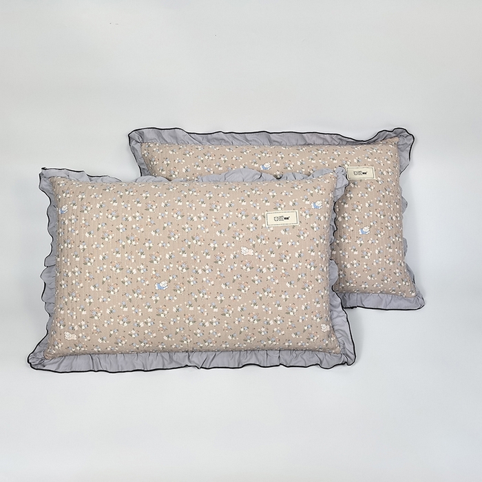 91家纺网 家纺一手货源 找家纺 （总）呦呦南宋 2025新款26度c绗缝款多层结构枕头套超声波夹棉48*74cm一对装单品绣线花边拉链款枕套