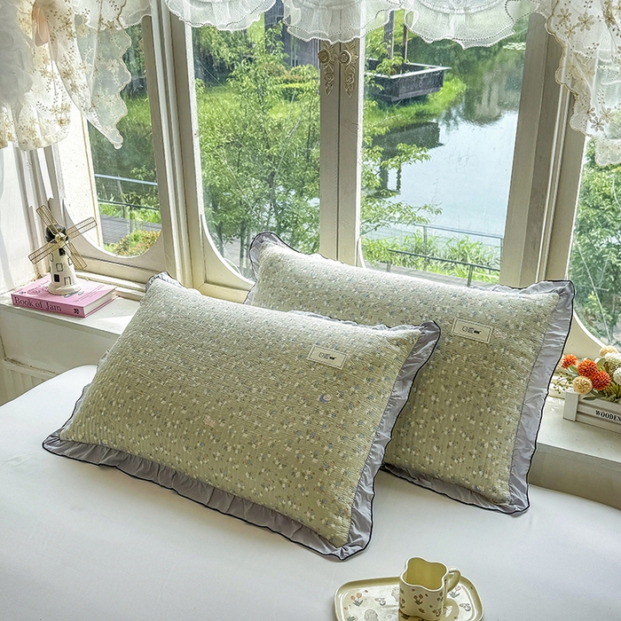 91家纺网 家纺一手货源 找家纺 （总）呦呦南宋 2025新款26度c绗缝款多层结构枕头套超声波夹棉48*74cm一对装单品绣线花边拉链款枕套