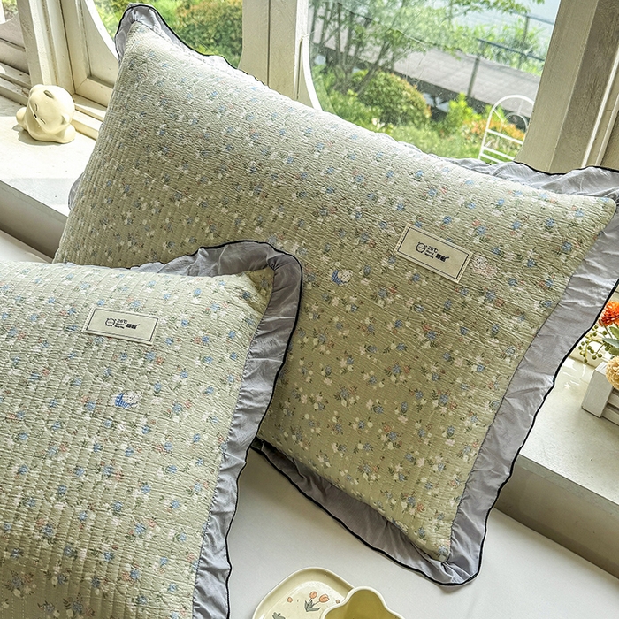 91家纺网 家纺一手货源 找家纺 （总）呦呦南宋 2025新款26度c绗缝款多层结构枕头套超声波夹棉48*74cm一对装单品绣线花边拉链款枕套