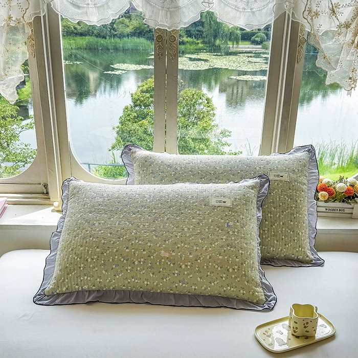 91家纺网 家纺一手货源 找家纺 （总）呦呦南宋 2025新款26度c绗缝款多层结构枕头套超声波夹棉48*74cm一对装单品绣线花边拉链款枕套