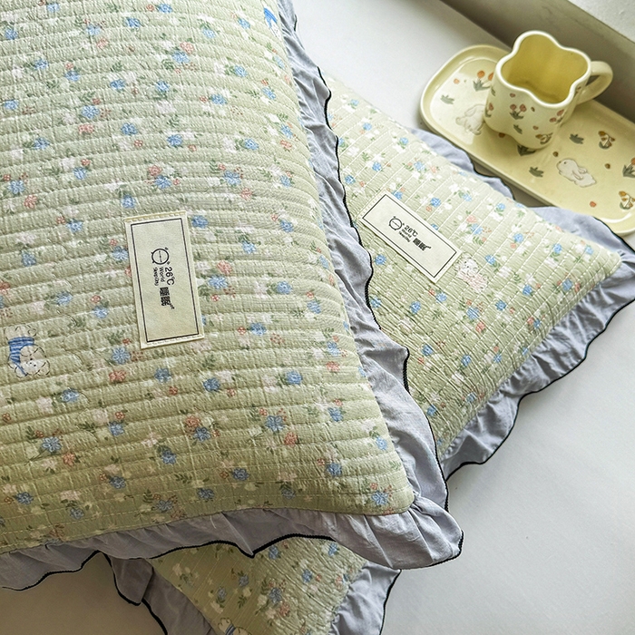 91家纺网 家纺一手货源 找家纺 （总）呦呦南宋 2025新款26度c绗缝款多层结构枕头套超声波夹棉48*74cm一对装单品绣线花边拉链款枕套