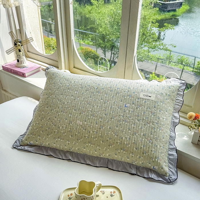 91家纺网 家纺一手货源 找家纺 （总）呦呦南宋 2025新款26度c绗缝款多层结构枕头套超声波夹棉48*74cm一对装单品绣线花边拉链款枕套