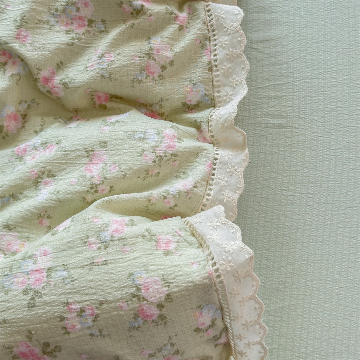 91家纺网 家纺一手货源 找家纺 （总）雯豆家纺2025新品皱皱双层纱四件套镂空花边款三件套