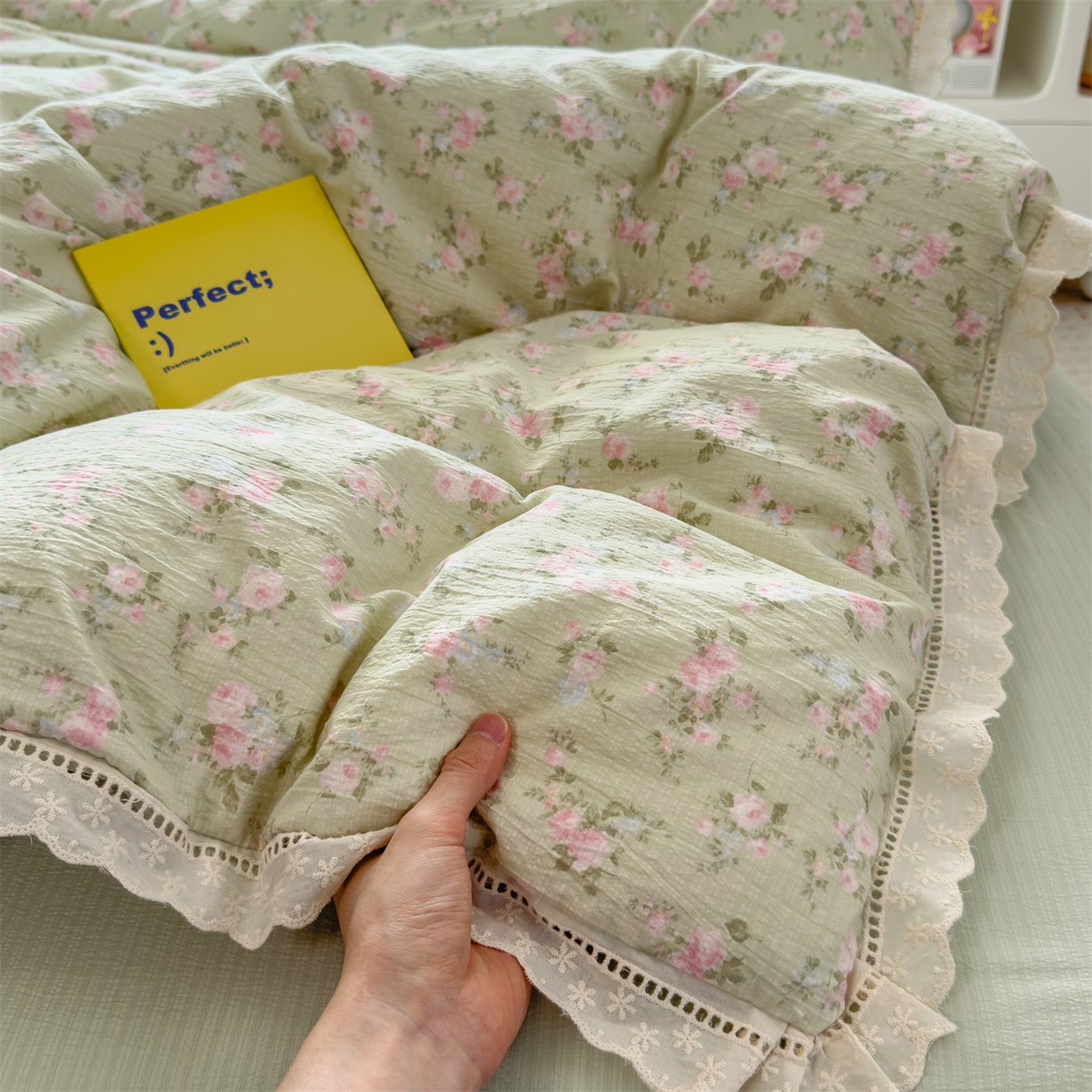 91家纺网 家纺一手货源 找家纺 （总）雯豆家纺2025新品皱皱双层纱四件套镂空花边款三件套