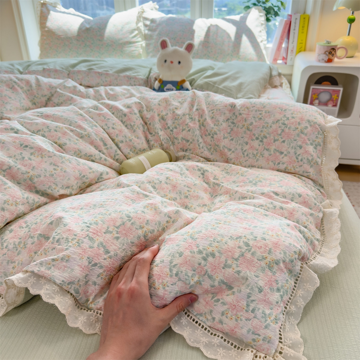 91家纺网 家纺一手货源 找家纺 雯豆家纺2025新品皱皱双层纱四件套镂空花边款三件套 爱尔蓝