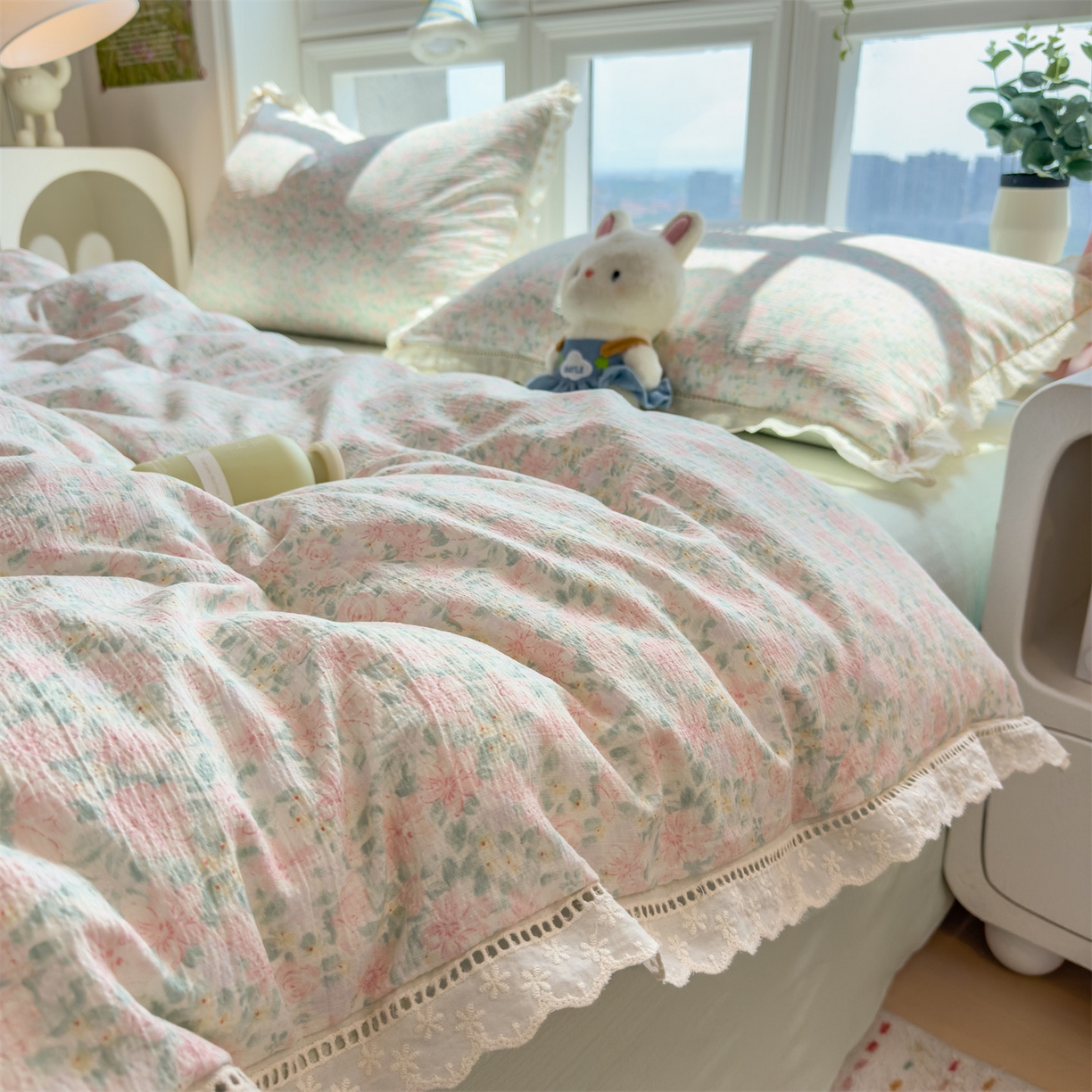 91家纺网 家纺一手货源 找家纺 雯豆家纺2025新品皱皱双层纱四件套镂空花边款三件套 爱尔蓝