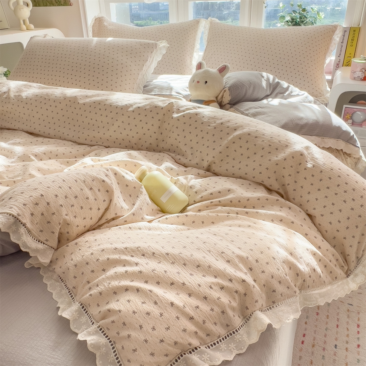 91家纺网 家纺一手货源 找家纺 雯豆家纺2025新品皱皱双层纱四件套镂空花边款三件套 初心