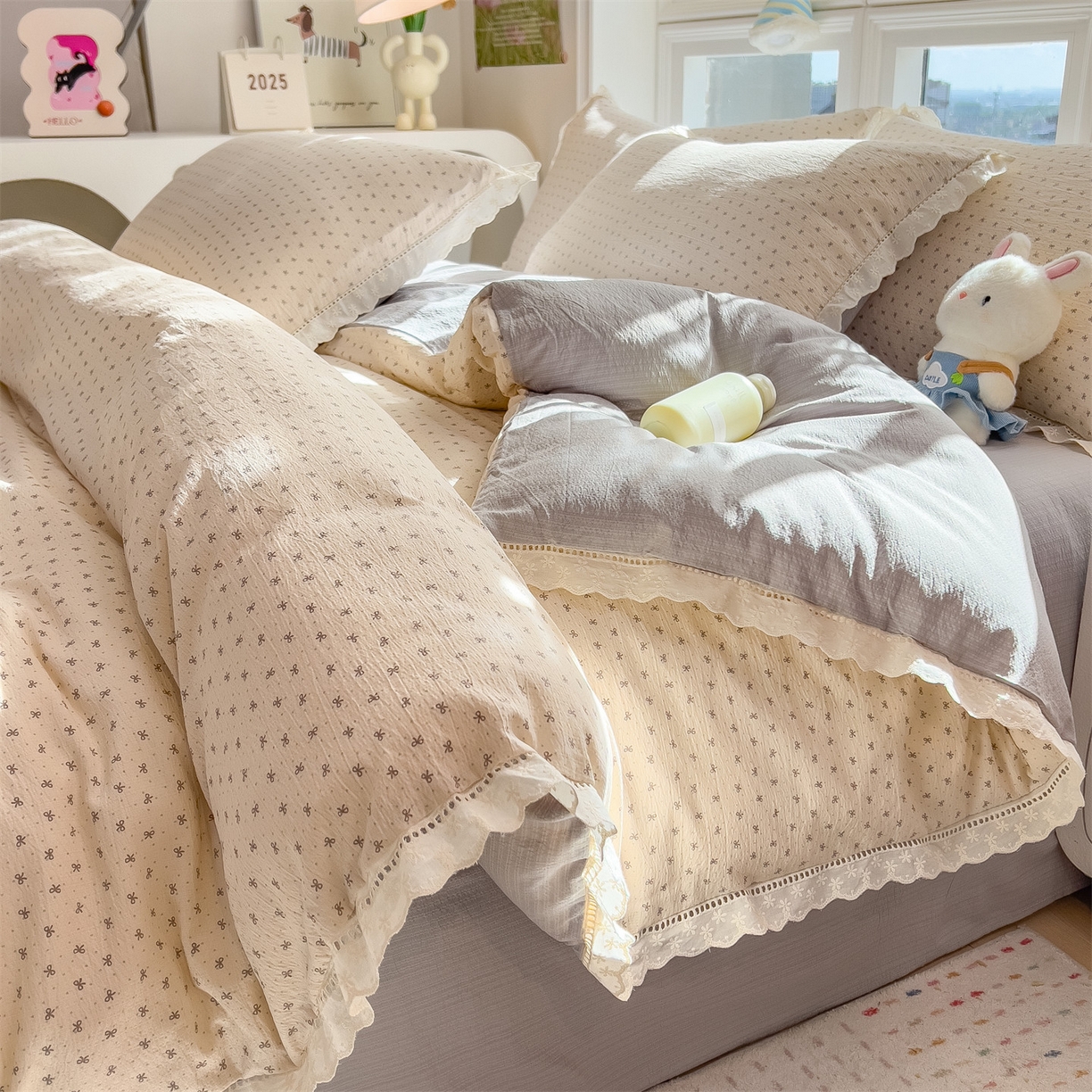 91家纺网 家纺一手货源 找家纺 雯豆家纺2025新品皱皱双层纱四件套镂空花边款三件套 初心