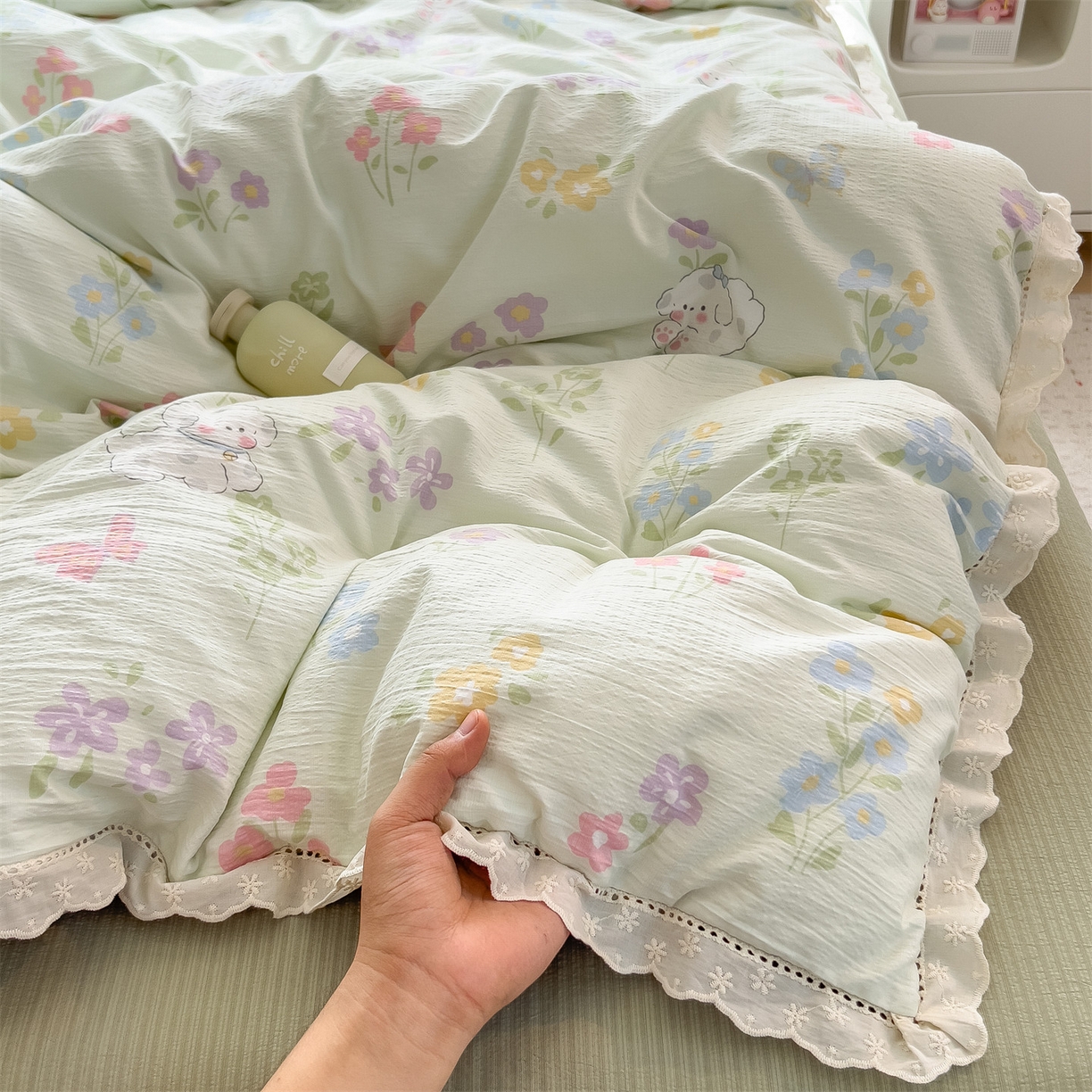 91家纺网 家纺一手货源 找家纺 雯豆家纺2025新品皱皱双层纱四件套镂空花边款三件套 春日小狗