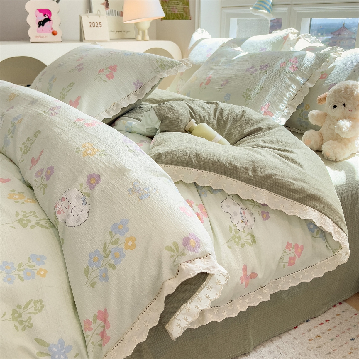 91家纺网 家纺一手货源 找家纺 雯豆家纺2025新品皱皱双层纱四件套镂空花边款三件套 春日小狗