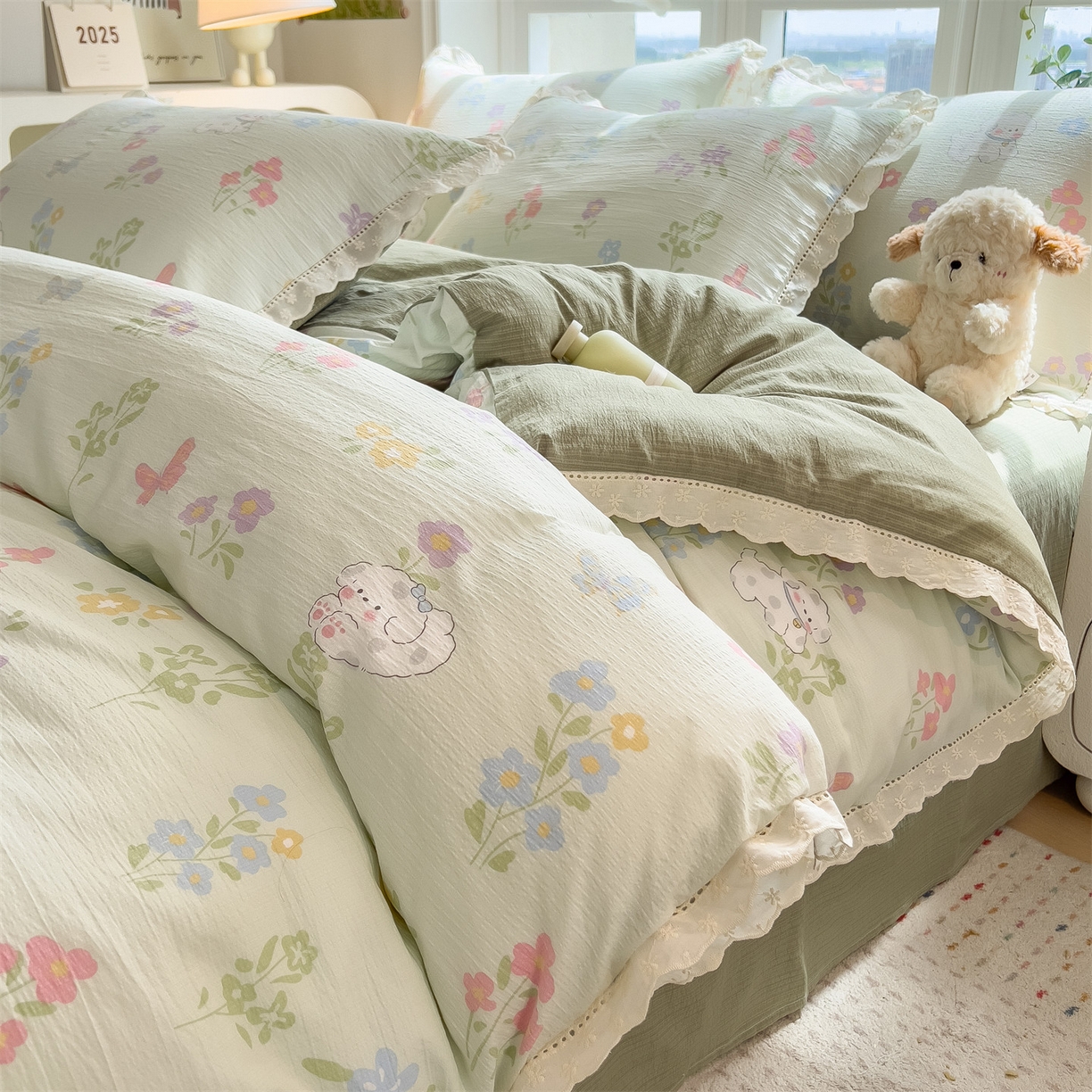 91家纺网 家纺一手货源 找家纺 雯豆家纺2025新品皱皱双层纱四件套镂空花边款三件套 春日小狗