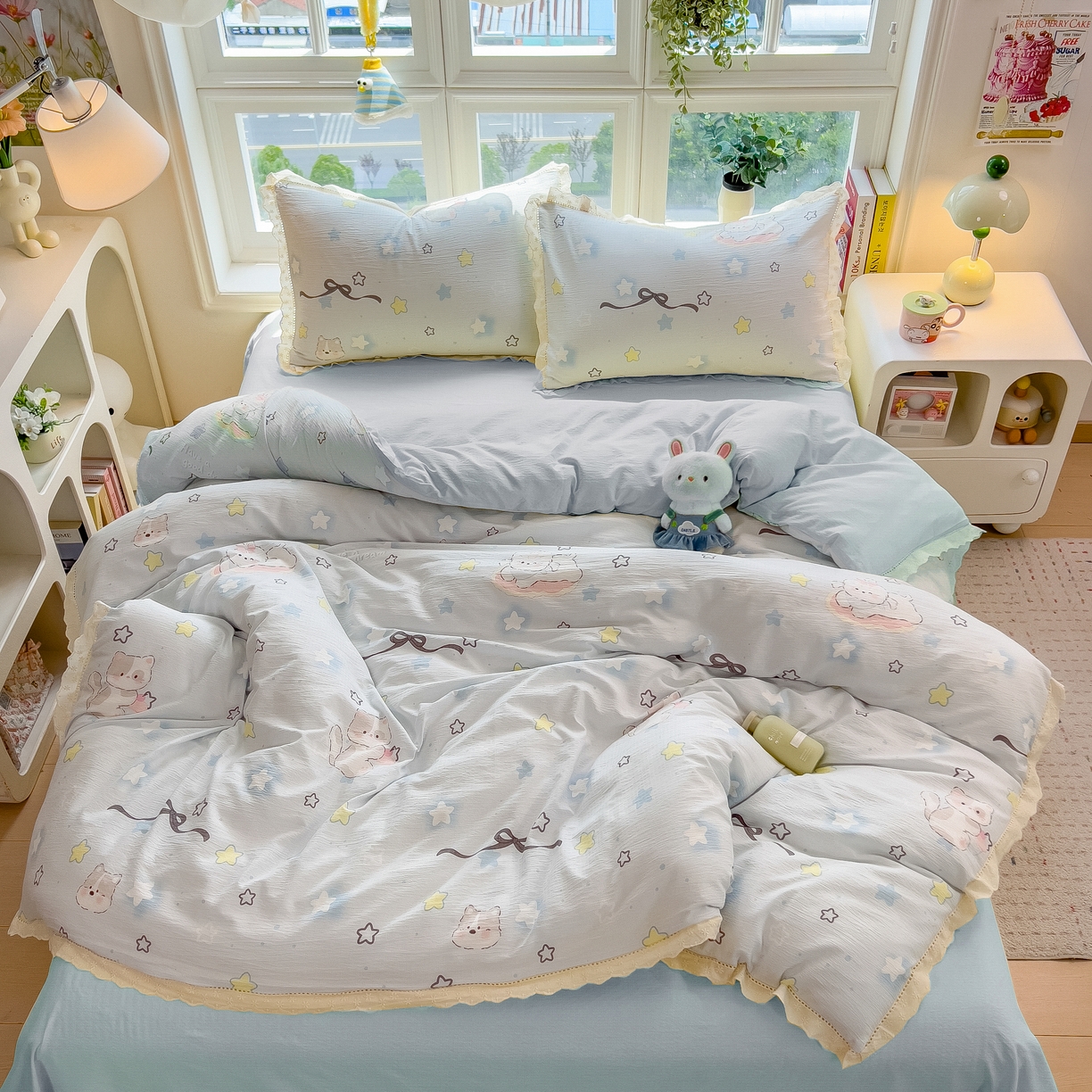 91家纺网 家纺一手货源 找家纺 雯豆家纺2025新品皱皱双层纱四件套镂空花边款三件套 蝴蝶结小猫