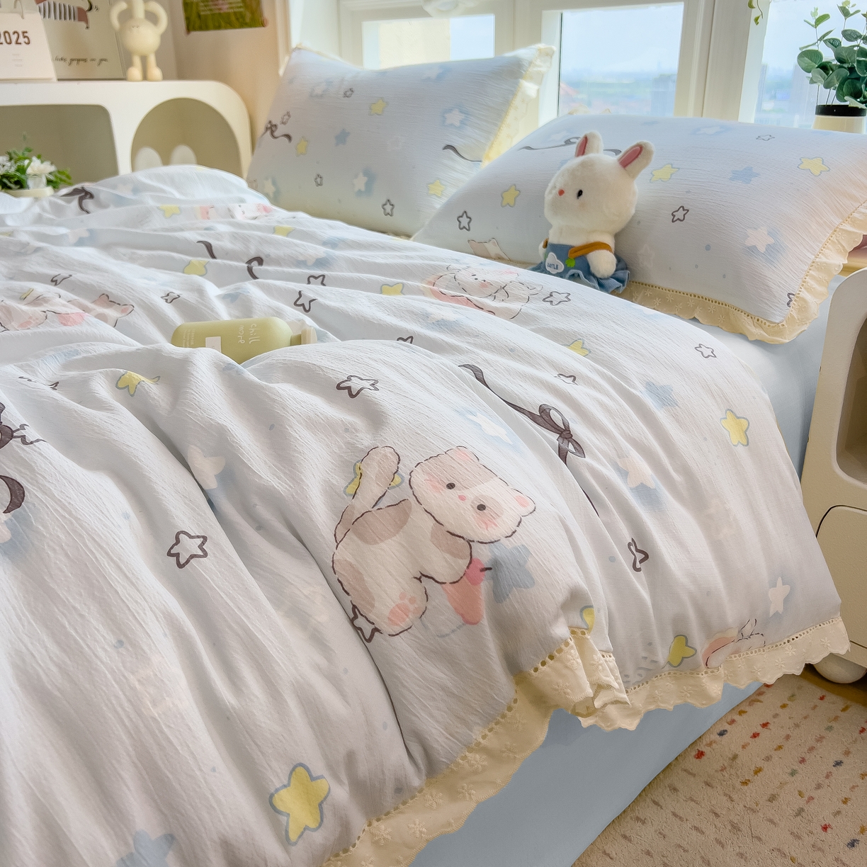 91家纺网 家纺一手货源 找家纺 雯豆家纺2025新品皱皱双层纱四件套镂空花边款三件套 蝴蝶结小猫