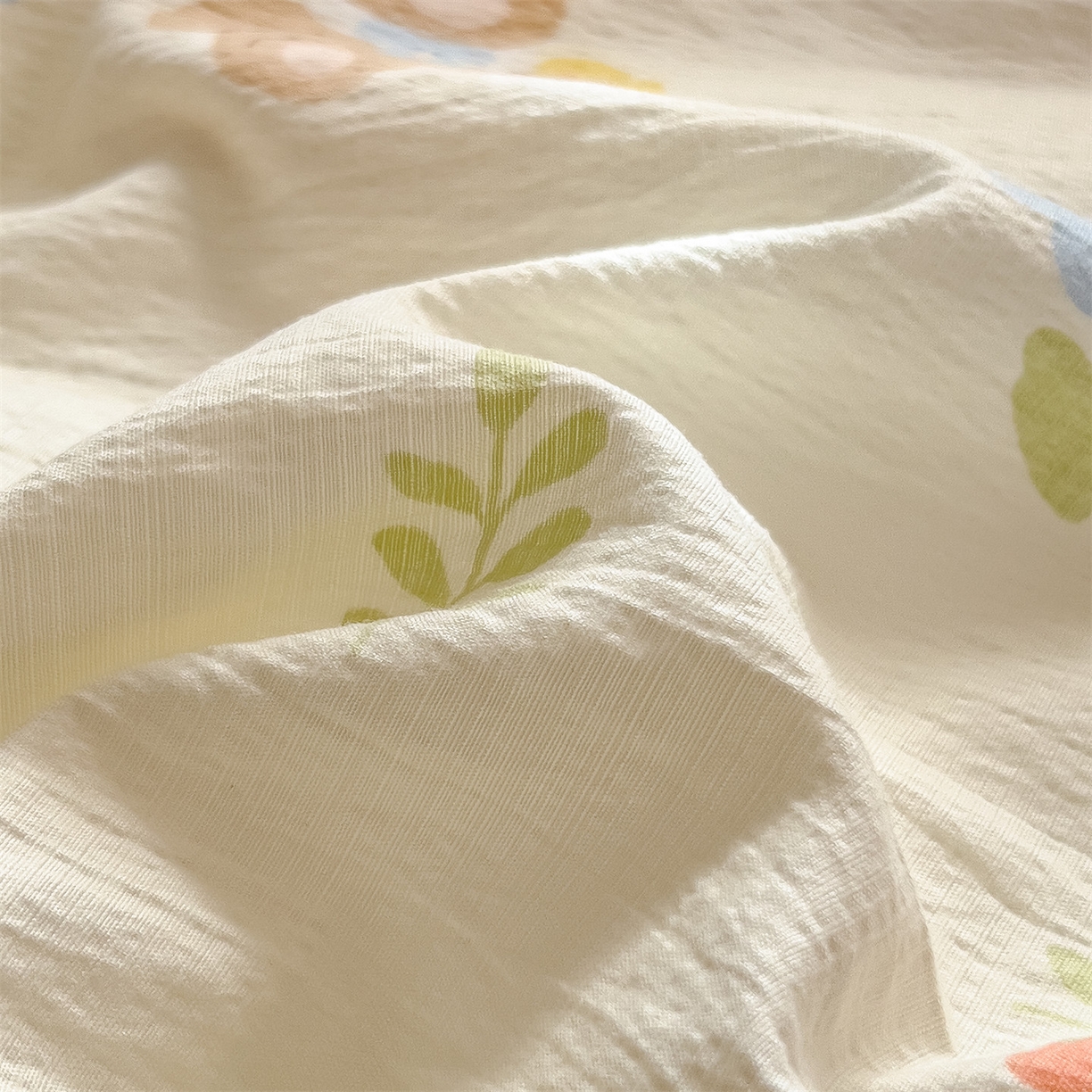 91家纺网 家纺一手货源 找家纺 雯豆家纺2025新品皱皱双层纱四件套镂空花边款三件套 花小愈