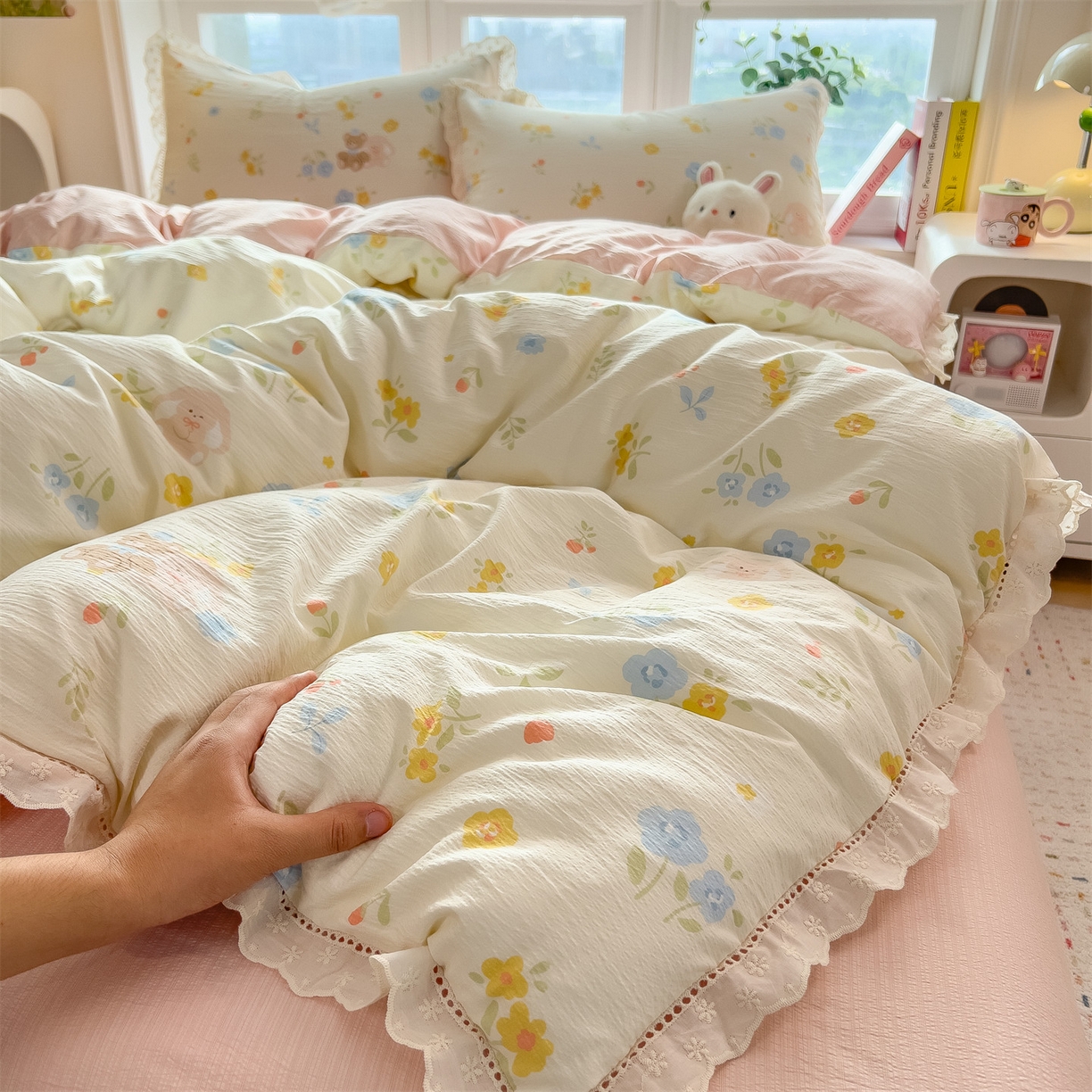 91家纺网 家纺一手货源 找家纺 雯豆家纺2025新品皱皱双层纱四件套镂空花边款三件套 花小愈