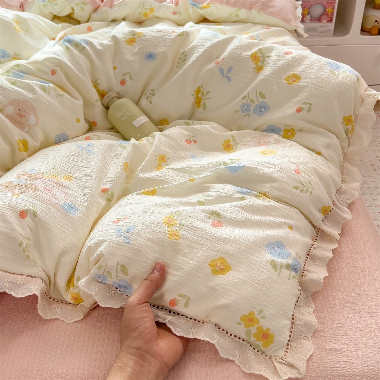 91家纺网 家纺一手货源 找家纺 雯豆家纺2025新品皱皱双层纱四件套镂空花边款三件套 花小愈