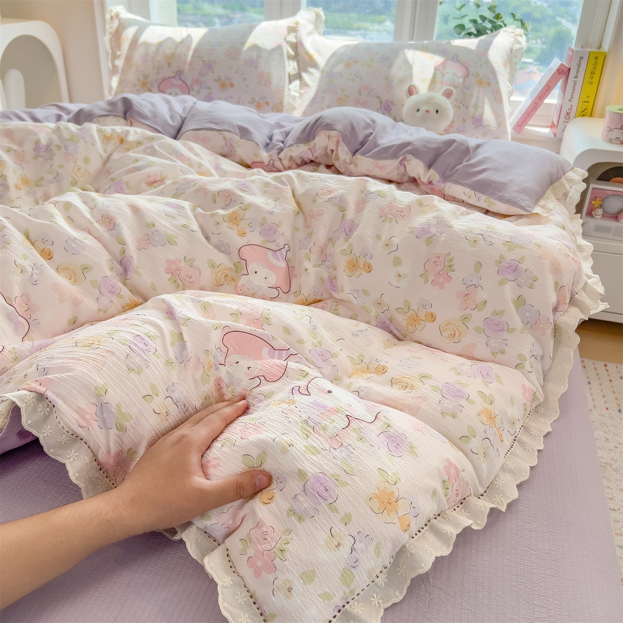 91家纺网 家纺一手货源 找家纺 雯豆家纺2025新品皱皱双层纱四件套镂空花边款三件套 可爱KT