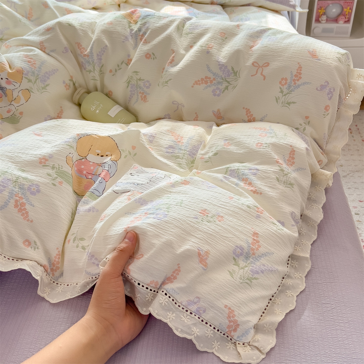 91家纺网 家纺一手货源 找家纺 雯豆家纺2025新品皱皱双层纱四件套镂空花边款三件套 快乐萌宝