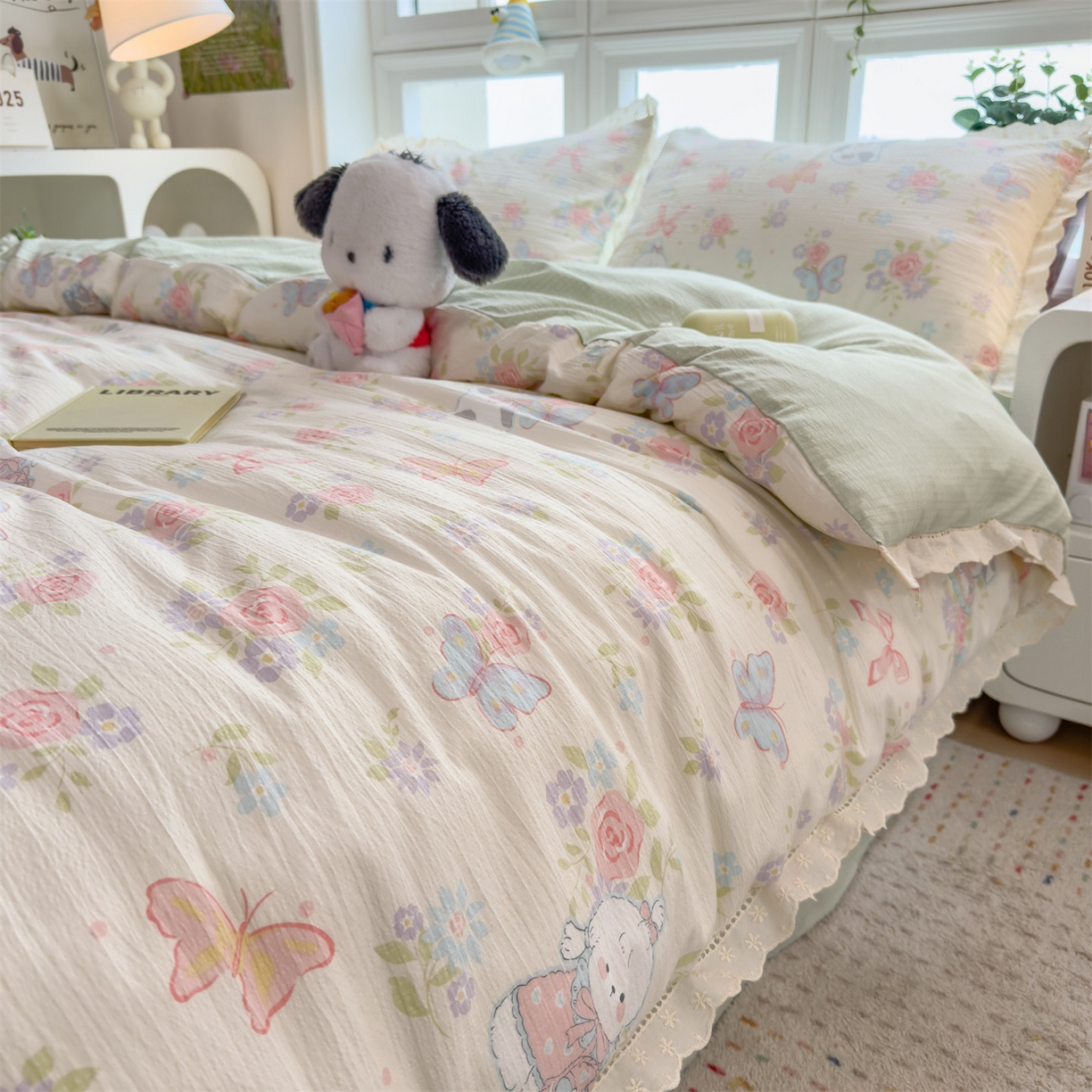 91家纺网 家纺一手货源 找家纺 雯豆家纺2025新品皱皱双层纱四件套镂空花边款三件套 快乐时光