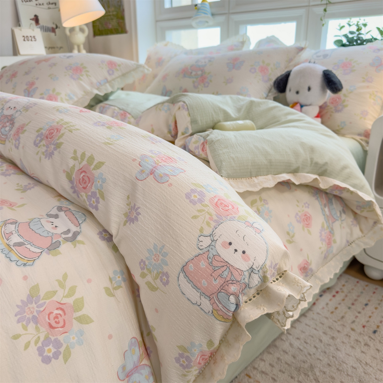 91家纺网 家纺一手货源 找家纺 雯豆家纺2025新品皱皱双层纱四件套镂空花边款三件套 快乐时光