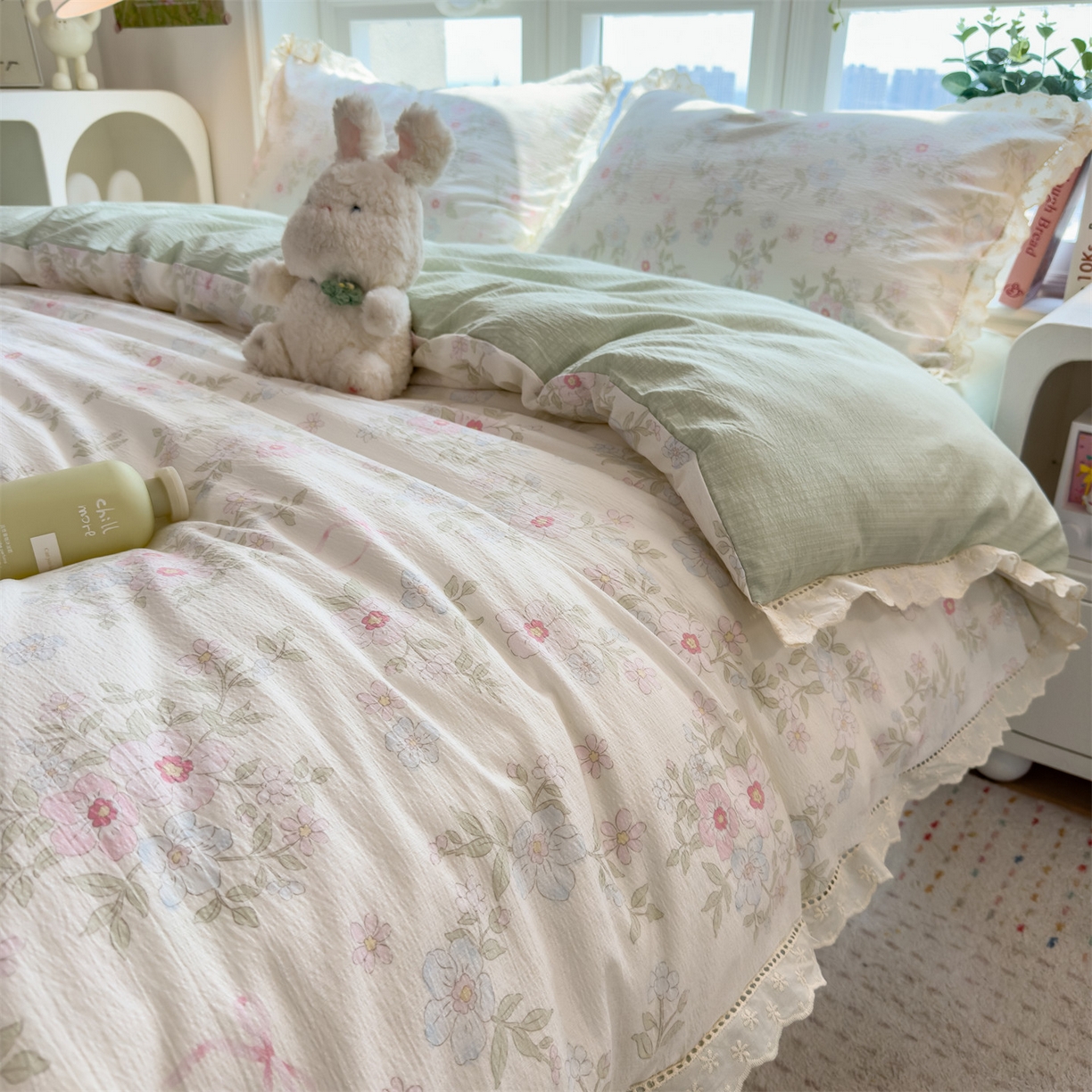 91家纺网 家纺一手货源 找家纺 雯豆家纺2025新品皱皱双层纱四件套镂空花边款三件套 浪漫花语